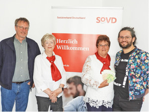 v.l.n.r. Stefan Reich GF „Der Reporter“, Barbara Matthiensen 2. Vors. OV Eutin, Heidemarie Kunze 1.vors. OV Eutin, Initiator Clèo Sayous „Bäckerslüdd“